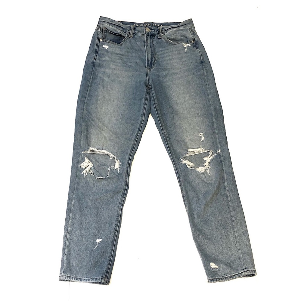 American Eagle Outfitters Light Wash Mom Jeans